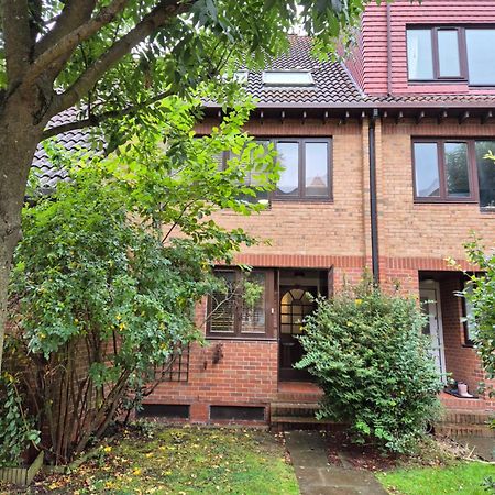 Spacious And Elegant Guest House With En-Suites Available In Canary Wharf London Exterior photo