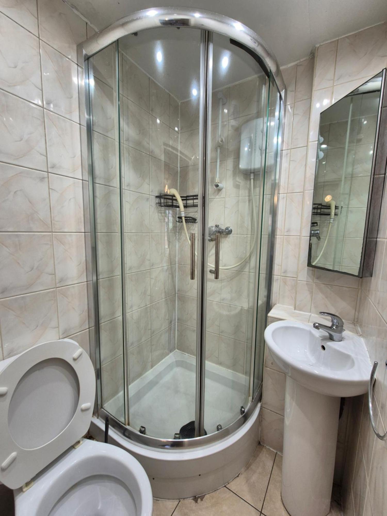 Spacious And Elegant Guest House With En-Suites Available In Canary Wharf London Exterior photo