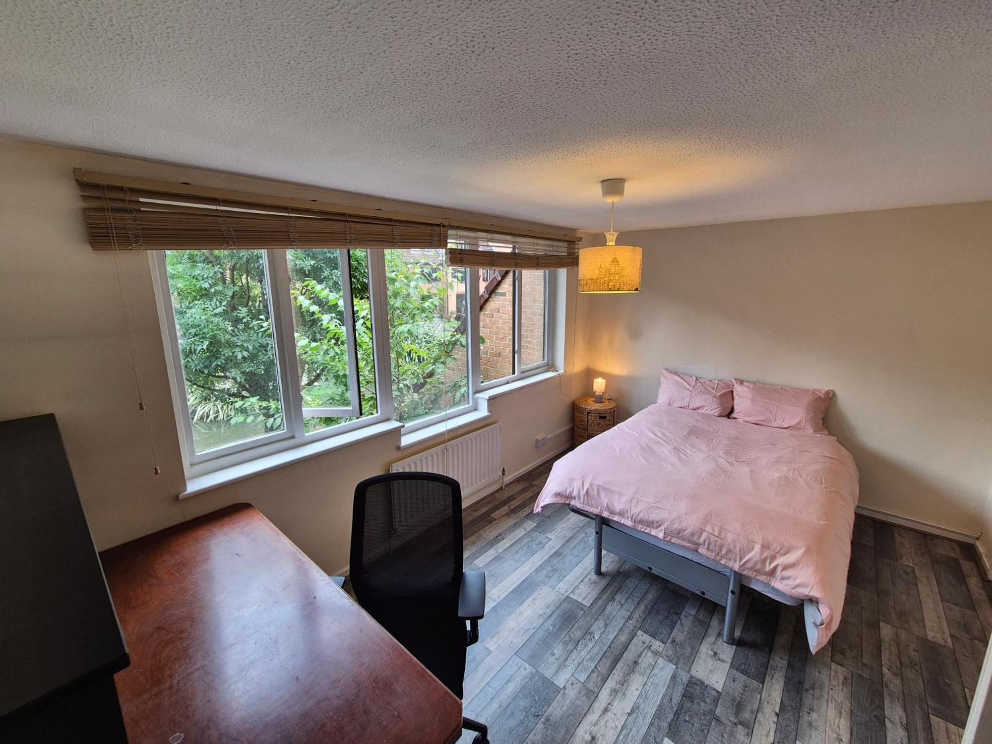 Spacious And Elegant Guest House With En-Suites Available In Canary Wharf London Exterior photo